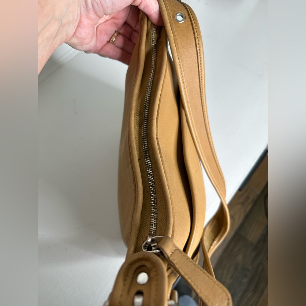 **SOLD**Vintage Coach 9966 Legacy Zip Camel Tan and Silver Nickel Hardware - Picture 9 of 16
